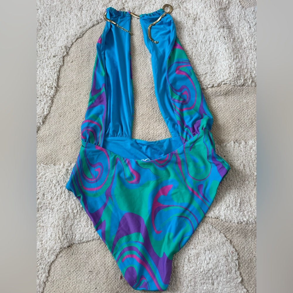 NWOT WeWoreWhat Snake Chain Necklace Plunging Halter One Piece Swimsuit, Medium - Picture 9 of 10
